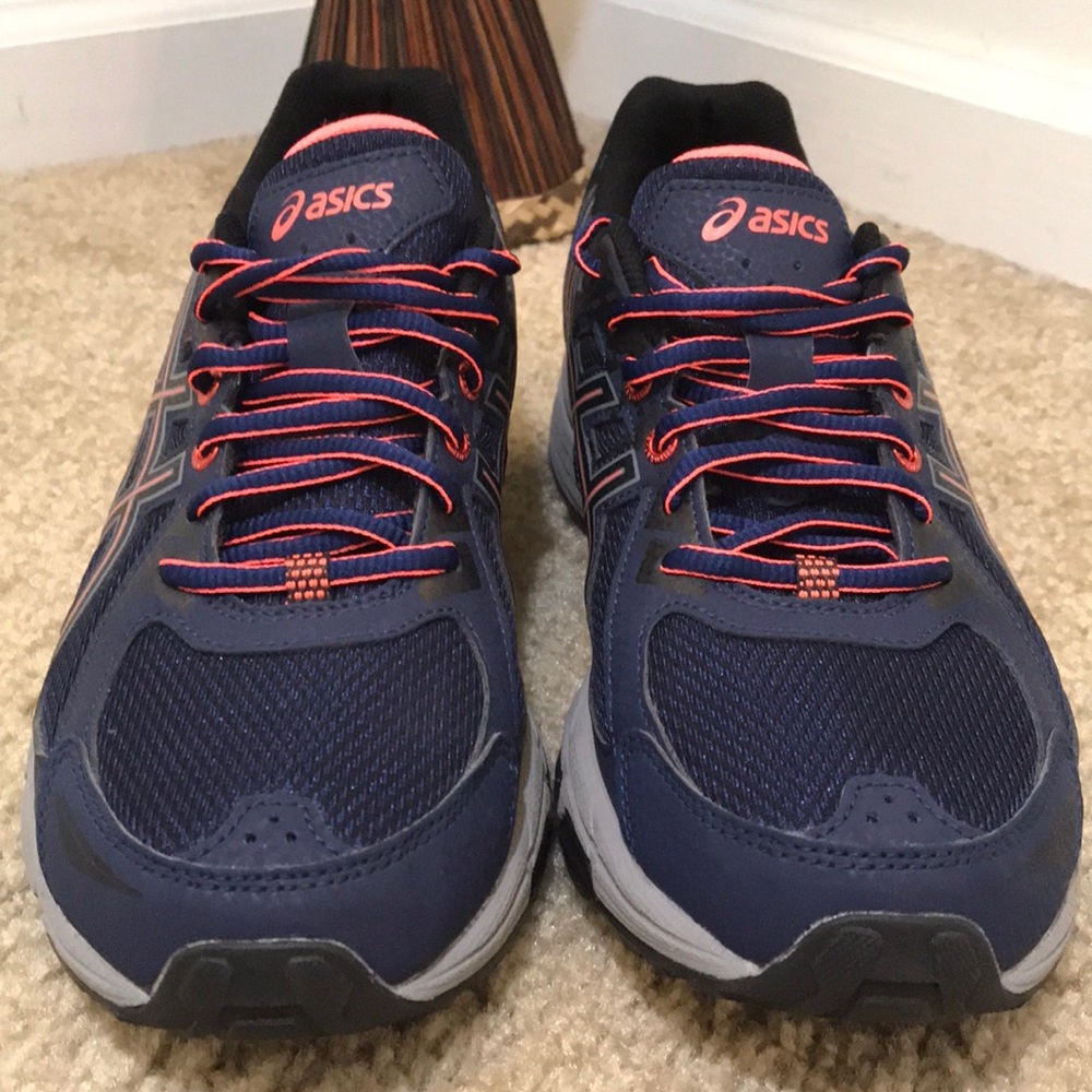 ASICS - Picture 2 of 6